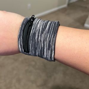 Wrist Band - hold keys or rings